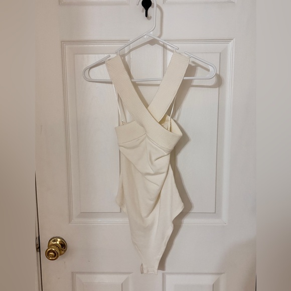 Le Lis Ivory Sweater Bodysuit NWT - Picture 5 of 6